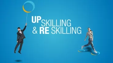 Person im Anzug hält einen Ballon, eine andere Person steht auf Kreisen, Text: Upskilling & Reskilling.