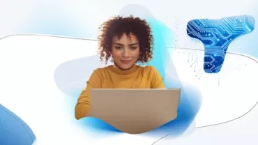 Frau am Computer vor Talent-Trends-Hintergrund