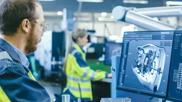 Maschinenbauingenieur am Arbeitsplatz