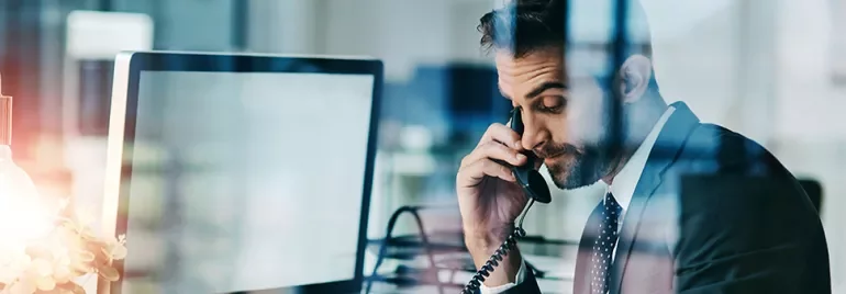 Controller am Arbeitsplatz